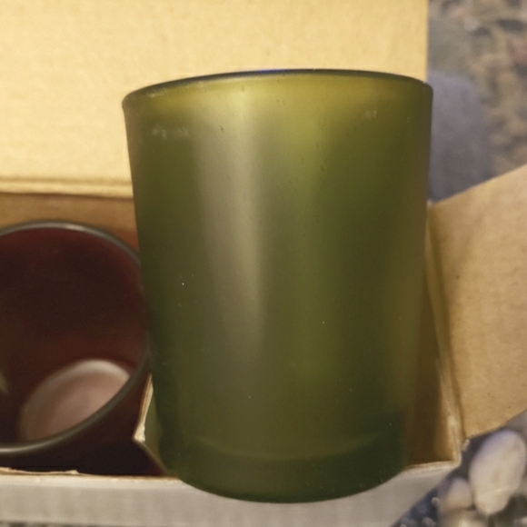 FineLife 5 Votive Candle Holder Set with Pebble Accents & Wooden Tray - Picture 5 of 7